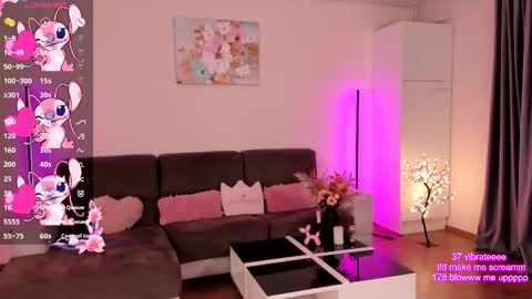 Snapshot of sweetameliaa chatting on 02-18-26, 08:27 Amelia 3 - Im a naughty girl3 online show from 02-18-26, 08:27