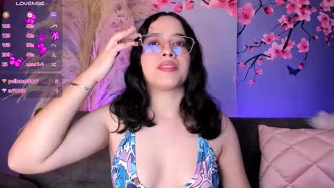 Snapshot of sweetanniie_ chatting on 09-10-25, 04:23 Annie online show from 09-10-25, 04:23