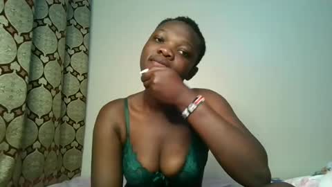 Snapshot of sweetassbabe20 chatting on 06-24-26, 01:48 Sweetass online show from 06-24-26, 01:48