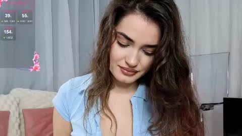 Snapshot of sweetauraa chatting on 06-25-26, 01:37 Aura online show from 06-25-26, 01:37
