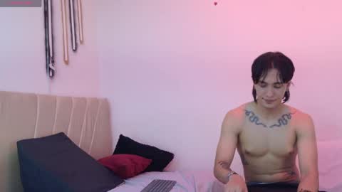 sweetauracouple online show from 05-11-26, 04:04