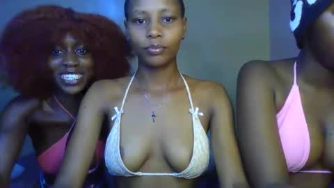 Snapshot of sweetbaby_30 chatting on 03-29-26, 04:07 Sweetbaby 30 online show from 03-29-26, 04:07