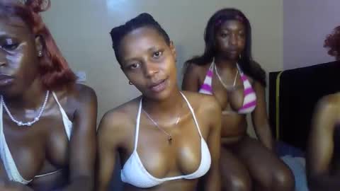 Snapshot of sweetbaby_30 chatting on 04-10-26, 01:44 Sweetbaby 30 online show from 04-10-26, 01:44