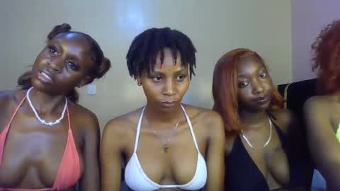 Snapshot of sweetbaby_30 chatting on 04-21-26, 04:01 Sweetbaby 30 online show from 04-21-26, 04:01