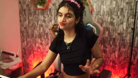 Snapshot of sweetbonii chatting on 04-18-26, 07:07 Salom independent model online show from 04-18-26, 07:07