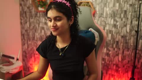 Snapshot of sweetbonii chatting on 04-18-26, 07:58 Salom independent model online show from 04-18-26, 07:58
