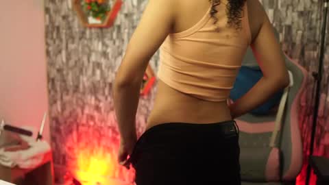 Snapshot of sweetbonii chatting on 04-20-26, 09:05 Salom independent model online show from 04-20-26, 09:05