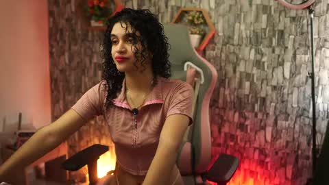 Snapshot of sweetbonii chatting on 06-22-26, 07:33 Salom independent model online show from 06-22-26, 07:33