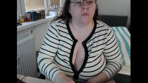 Sweetboobs85h online show from 03-15-26, 08:42