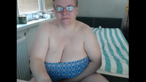 Sweetboobs85h online show from 05-18-26, 09:48