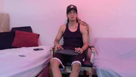 Snapshot of sweetbutspicy_ chatting on 06-09-26, 12:17 sweetbutspicy online show from 06-09-26, 12:17