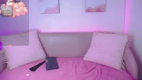 Snapshot of sweetcameron_ chatting on 01-18-25, 08:40 Cameron online show from 01-18-25, 08:40