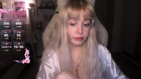 Snapshot of sweetcheecksmolly chatting on 02-18-25, 06:26 Lisa online show from 02-18-25, 06:26