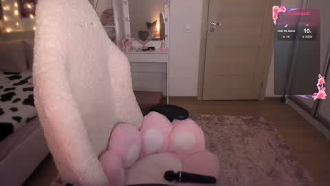 Snapshot of sweetcheecksmolly chatting on 09-27-25, 06:46 Lisa online show from 09-27-25, 06:46