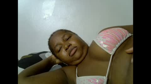 Snapshot of sweetcoochiex chatting on 06-18-26, 12:33 sweetcoochiex online show from 06-18-26, 12:33