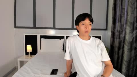 Snapshot of sweetcoupple chatting on 10-16-25, 05:58 Eva Short hair girl - Victoria Long red hair online show from 10-16-25, 05:58