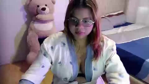 Snapshot of sweetcristalh chatting on 10-13-25, 06:41 Cristal online show from 10-13-25, 06:41
