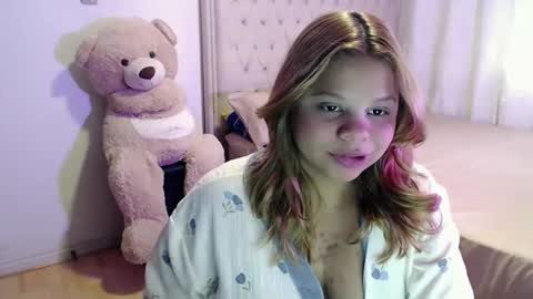 Snapshot of sweetcristalh chatting on 11-01-25, 06:21 Cristal online show from 11-01-25, 06:21