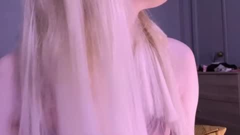 sweetcrystalll online show from 07-17-26, 10:36