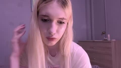 sweetcrystalll online show from 07-23-26, 09:13