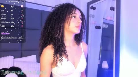 Snapshot of sweetcurly1 chatting on 09-19-25, 07:54 M I A online show from 09-19-25, 07:54