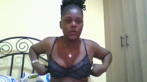 Snapshot of sweetdarkskin chatting on 10-19-25, 10:38 CLARIS online show from 10-19-25, 10:38