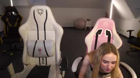 Amelia online show from 09-14-25, 10:36