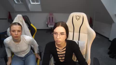 Amelia online show from 09-16-25, 10:16