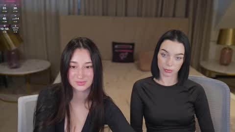 Amelia online show from 11-25-25, 12:16