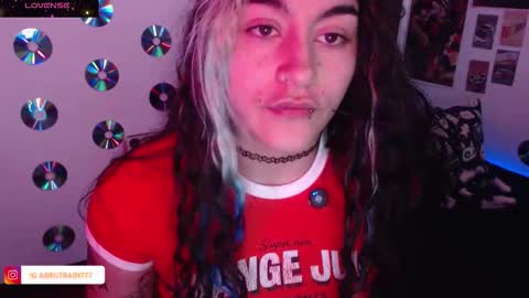 Snapshot of sweetdevil631 chatting on 11-04-25, 05:12 Abril online show from 11-04-25, 05:12