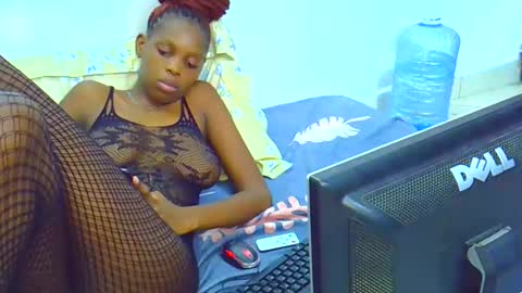 sweetebony123 online show from 10-22-25, 05:45