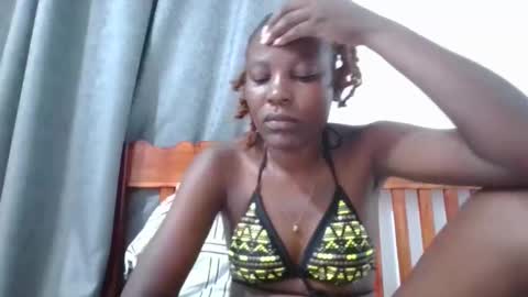 Snapshot of sweetfel chatting on 11-08-25, 11:47 sweetfel online show from 11-08-25, 11:47