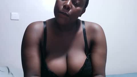 sweetgal11 online show from 05-18-26, 11:49