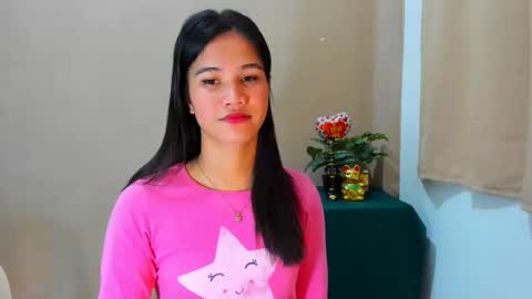 Snapshot of sweetgirl_latina143 chatting on 10-03-25, 06:38 sweetgirl_latina143 online show from 10-03-25, 06:38