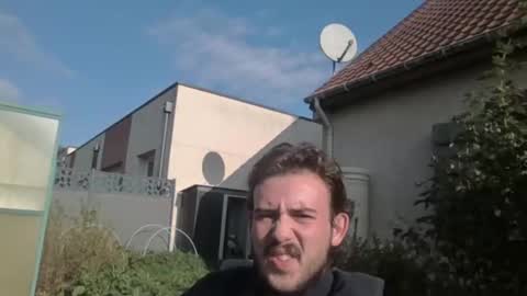 Snapshot of sweetguyss12 chatting on 09-29-25, 08:52 sweetguyss12 online show from 09-29-25, 08:52