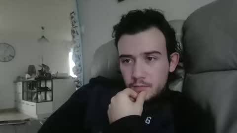 Snapshot of sweetguyss12 chatting on 12-18-25, 12:33 sweetguyss12 online show from 12-18-25, 12:33