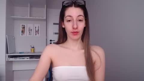 Emma  online show from 02-06-26, 09:56