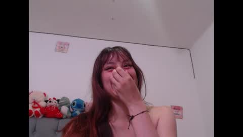 Snapshot of sweethoney22_ chatting on 02-21-25, 07:12 Sabrina y Eliot online show from 02-21-25, 07:12