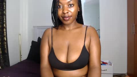 Snapshot of sweetice_01 chatting on 07-30-26, 05:06 euny online show from 07-30-26, 05:06
