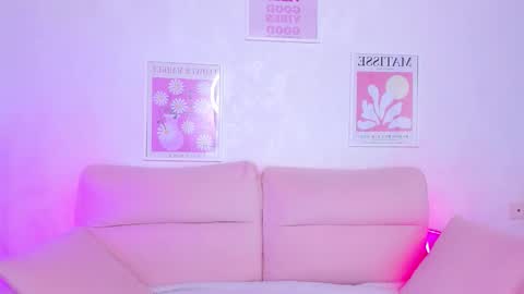 Snapshot of sweetie_catt chatting on 09-20-25, 08:48 sweetie_catt online show from 09-20-25, 08:48