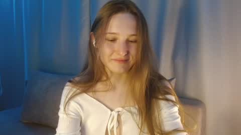 Snapshot of sweetie_lover chatting on 12-20-24, 10:43 Annie online show from 12-20-24, 10:43