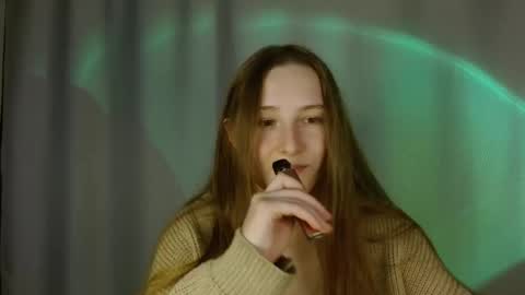 Snapshot of sweetie_lover chatting on 09-24-25, 07:28 Annie online show from 09-24-25, 07:28