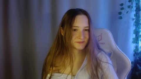 Snapshot of sweetie_lover chatting on 10-07-25, 08:39 Annie online show from 10-07-25, 08:39