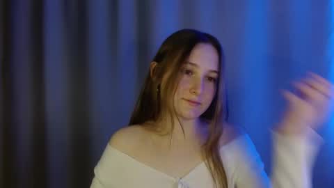 Snapshot of sweetie_lover chatting on 12-04-25, 08:28 Annie online show from 12-04-25, 08:28