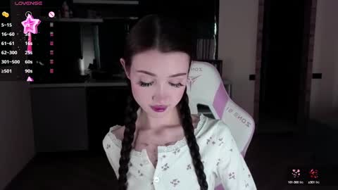 Snapshot of sweetiebones chatting on 02-26-25, 08:04 bratty gf online show from 02-26-25, 08:04