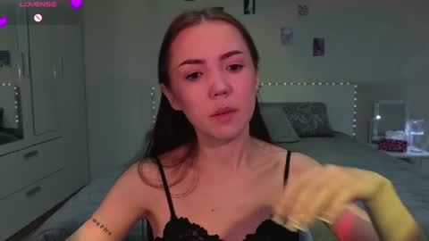Snapshot of sweetieee_kira chatting on 06-11-26, 03:04 sweetieee_kira online show from 06-11-26, 03:04