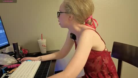 Sweetiek1tty online show from 04-19-26, 12:22
