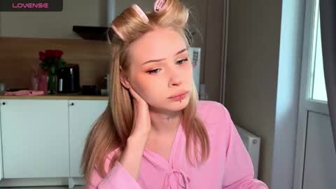 sweetie Lisa3 online show from 05-16-26, 09:06