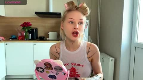 sweetie Lisa3 online show from 05-17-26, 08:01