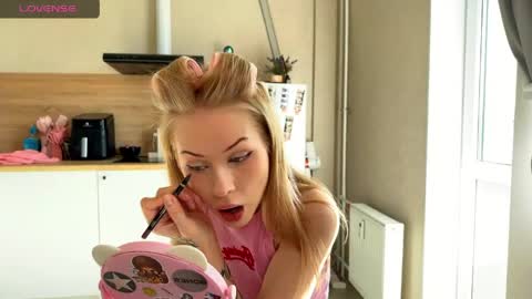 sweetie Lisa3 online show from 05-20-26, 06:08